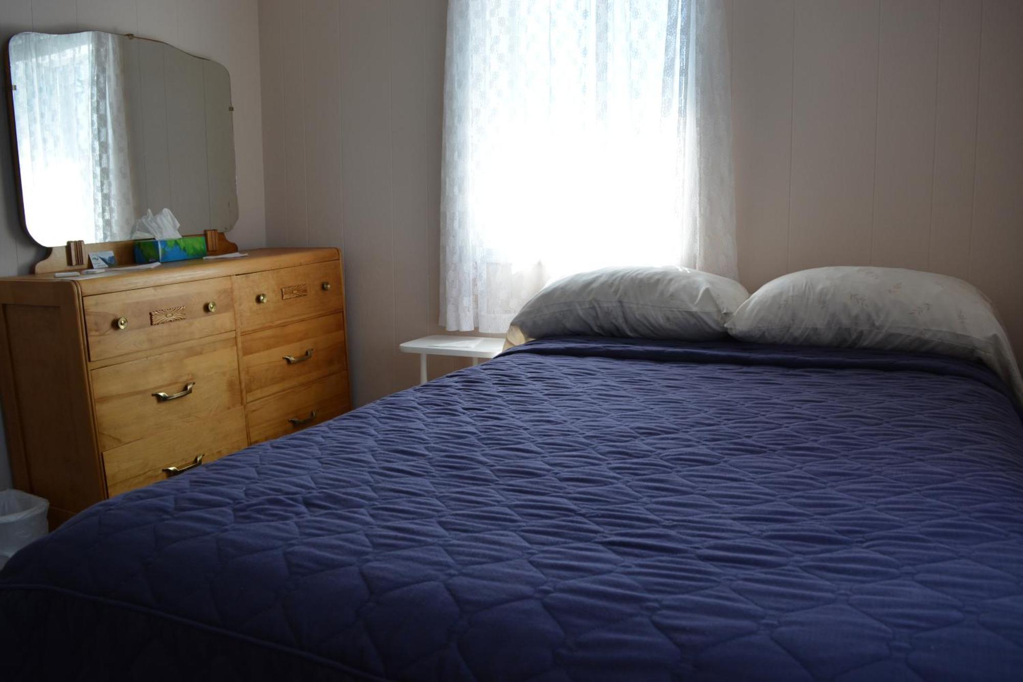 Bed & Breakfast Out East - *