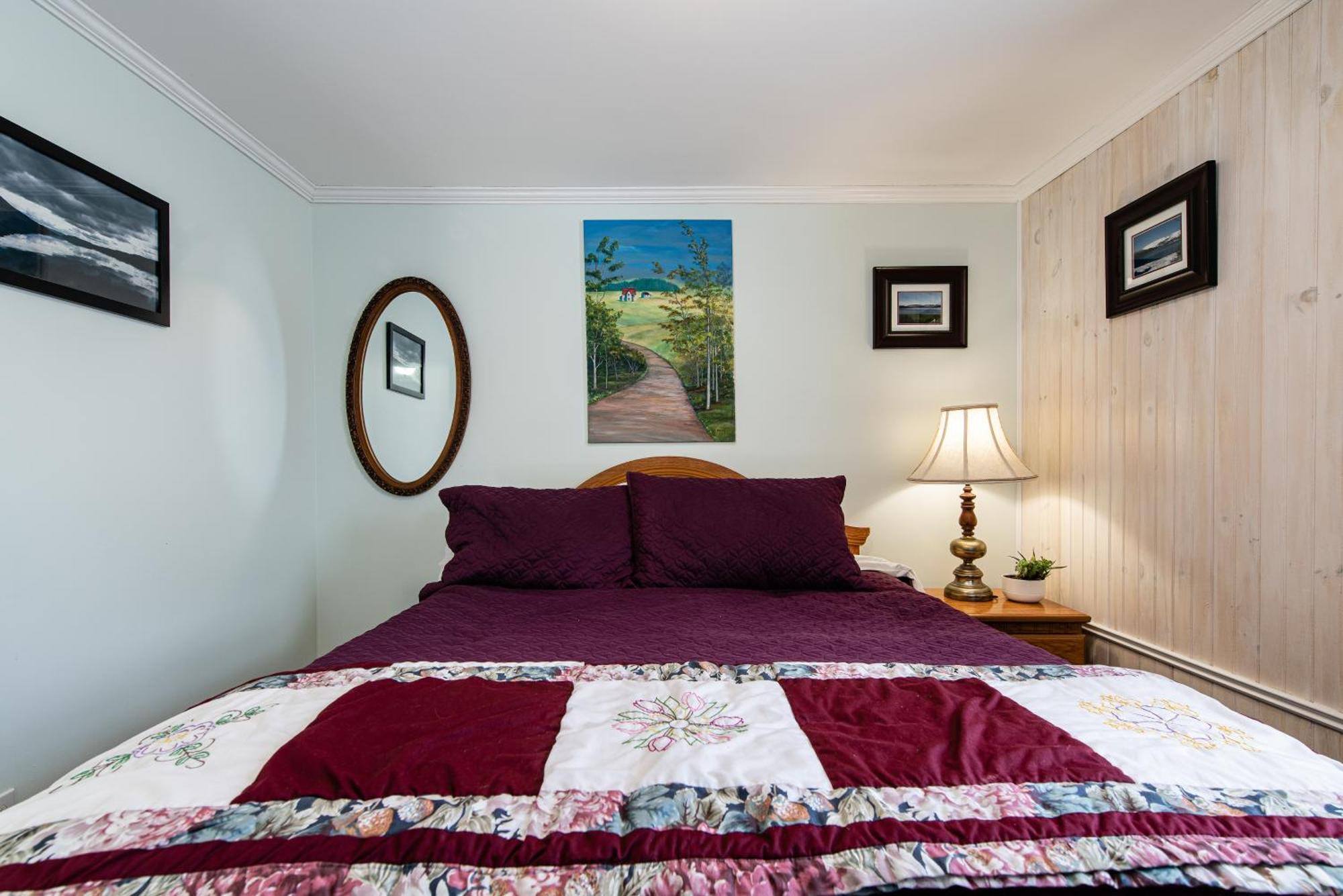 Bed & Breakfast Out East - *